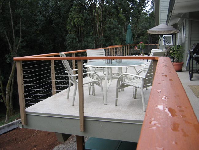 Waterproof Deck: Waterproof Deck with Aluminum Railings